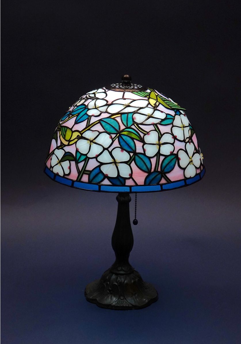 ハナミズキとメジロのランプ